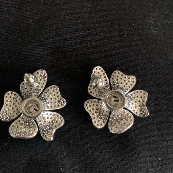 Crystal stud pierced earrings - Picture 4 of 6